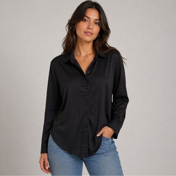 Boohoo Tops - Boohoo Smooth Solid Black Silk Satin Button-Down Shirt Long Sleeve lightweight M